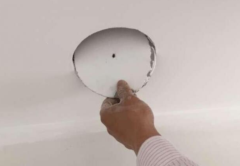 木工师傅说,开一个孔要60块