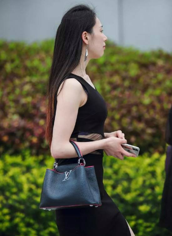 时尚街拍街头俏丽美女有颜值有气质你最喜欢哪一个