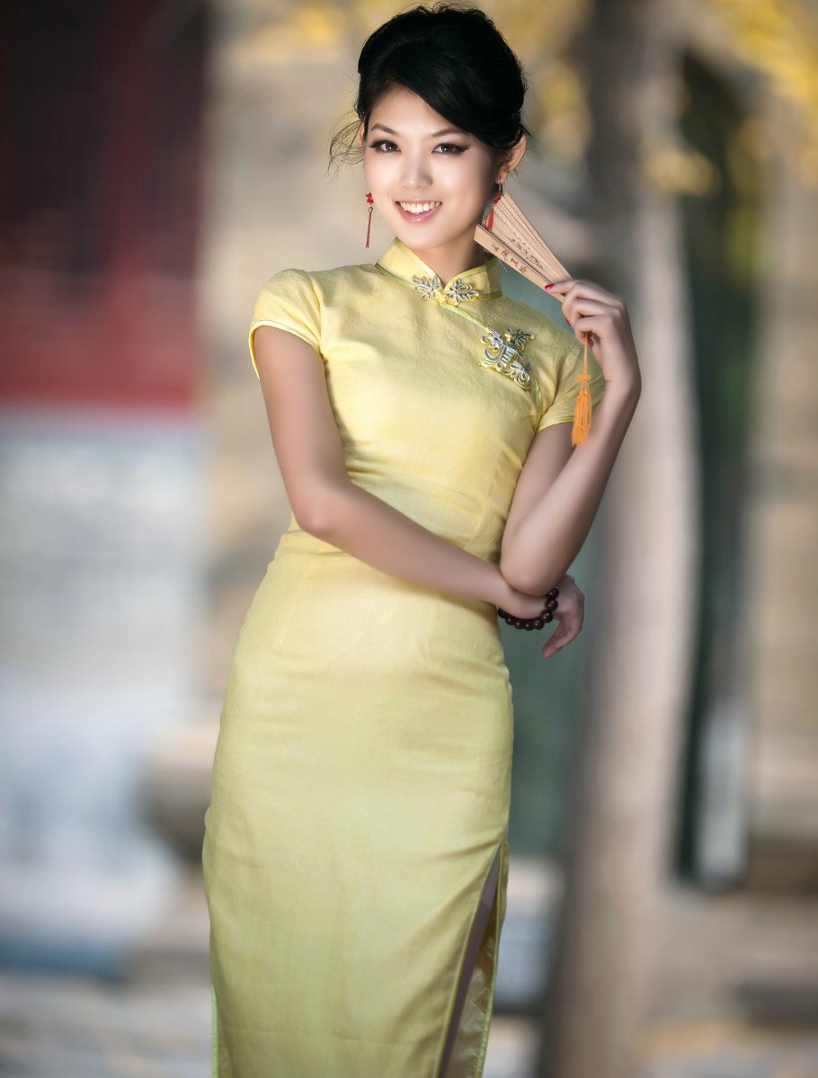 展现民族古韵美的东方旗袍丽人