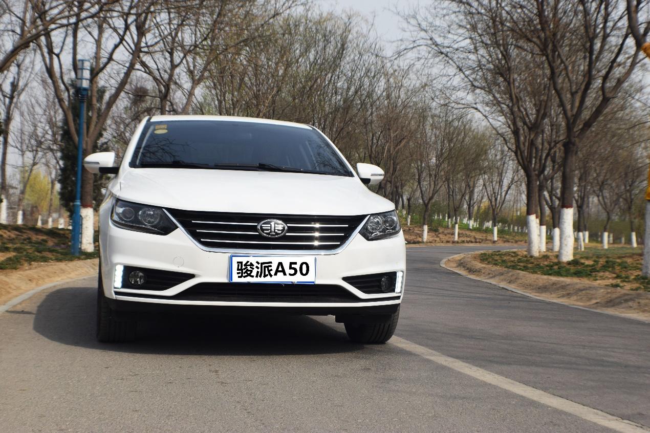 越级配置驾驶舒适的骏派a50手动豪华版