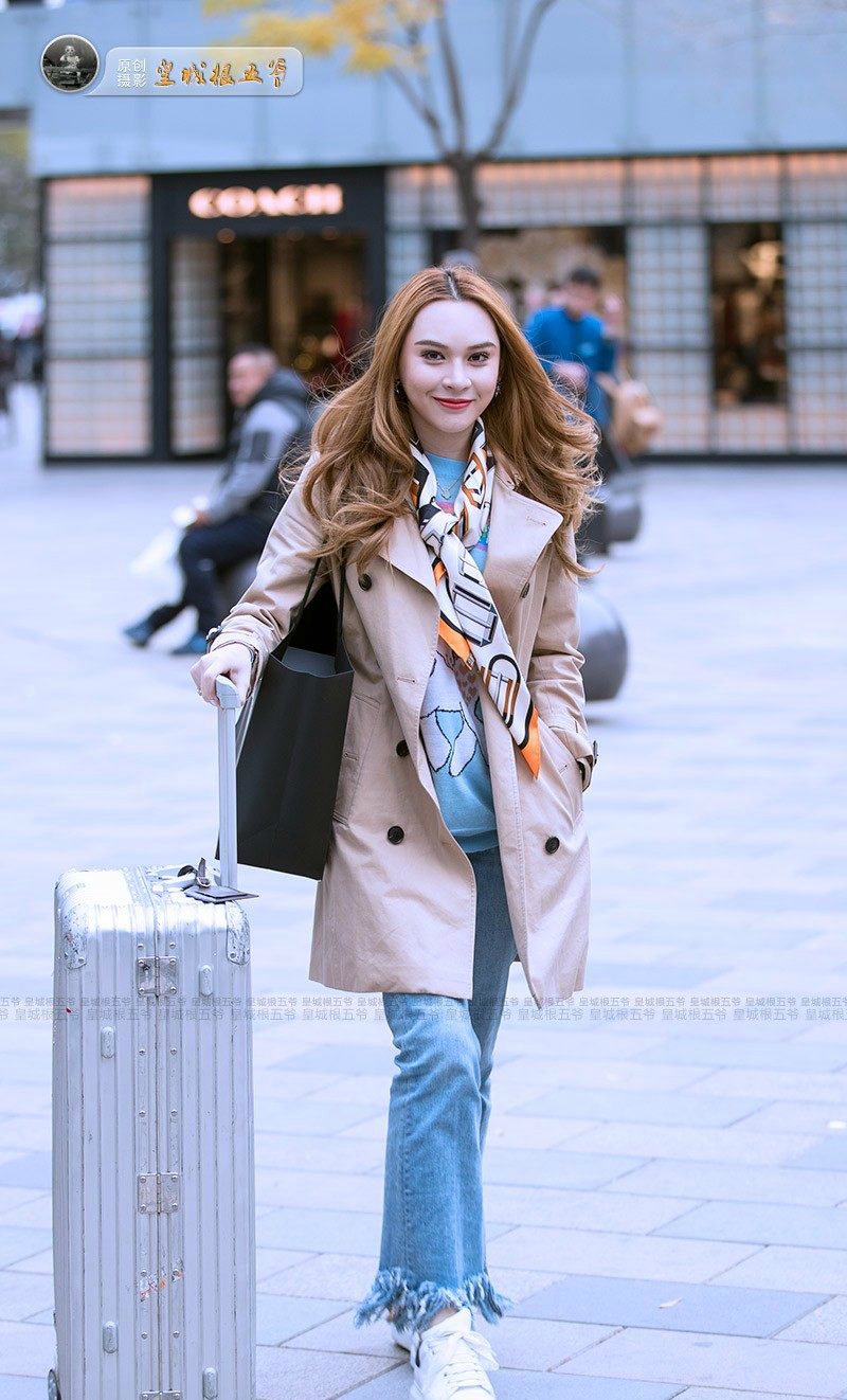 街拍,众多热爱时尚的人出现在北京三里屯街头|三里屯|时尚|潮人_新浪