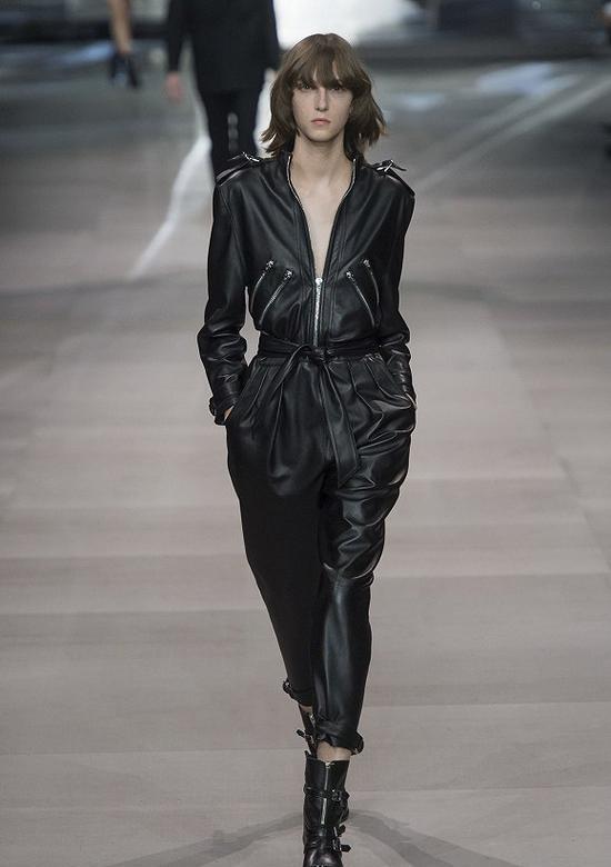 不管你喜不喜欢新celine 它都卖得很好