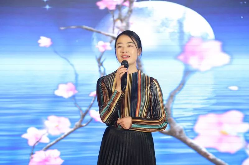 黄土高原的能工巧匠女歌手陈丽宇