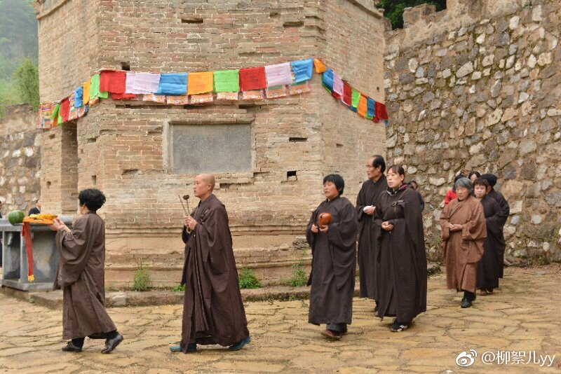清净业障共浴佛恩云丘山多宝灵岩禅寺浴佛节今天开幕