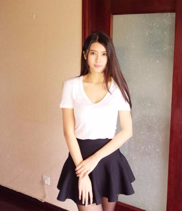 千娇百媚,清纯可人——钟鹿纯