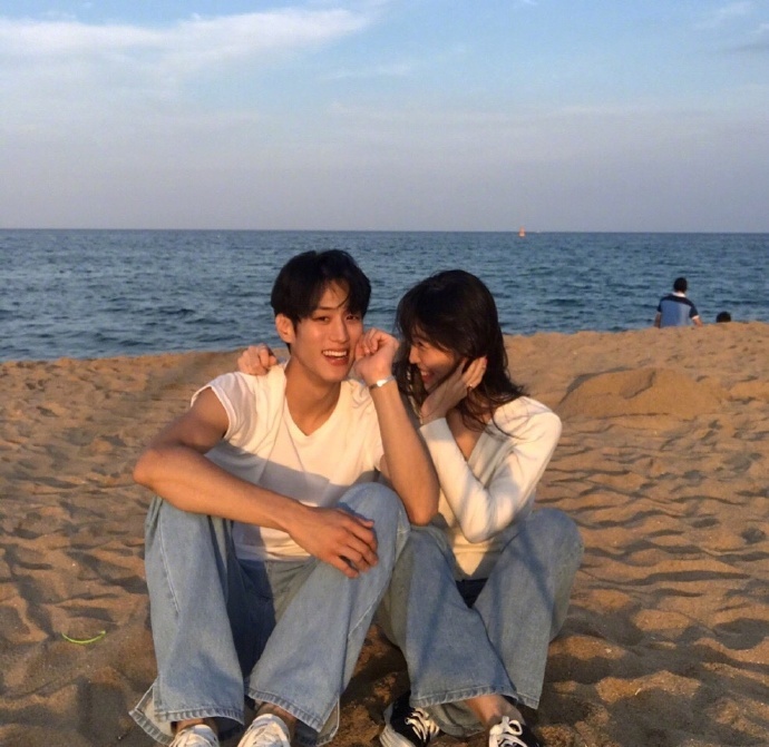 真爱一定会让两人再次相遇ture love will bring them back togethe