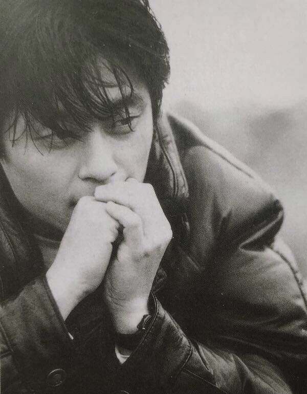 昔日歌坛骄子,巅峰时惨遭人害,隐退数年又遇网络暴力再度消失