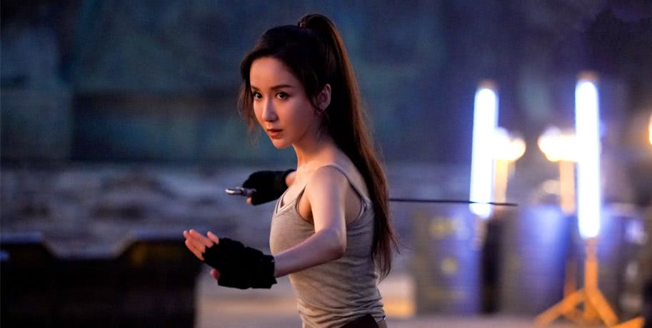 日票房从3亿跌到06亿爱情公寓终究扑街