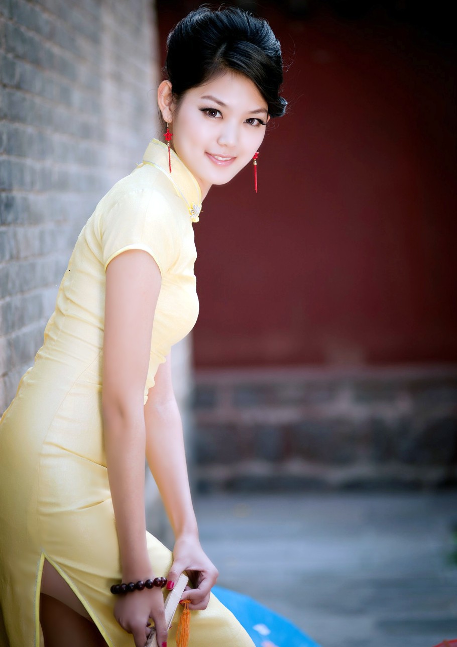 展现民族古韵美的东方旗袍丽人