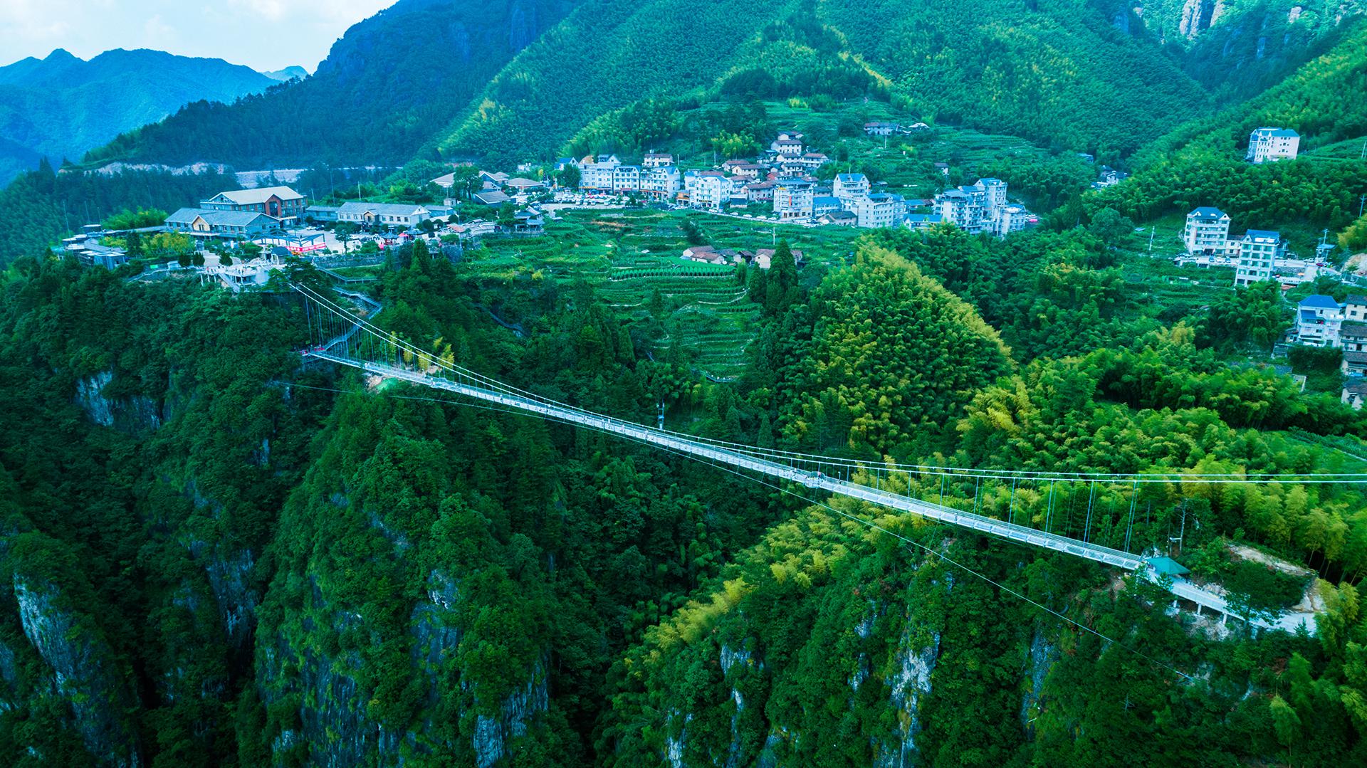 南尖岩也有网红玻璃桥了,还是个分分钟出大片的地方