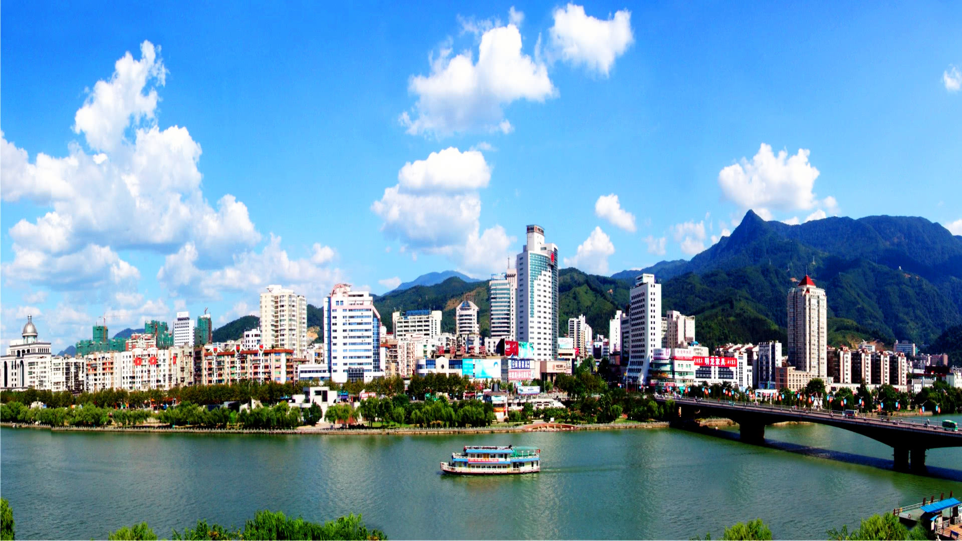 福建第二大城市,比2个泉州还大,相当于2个福州,辖县全国闻名