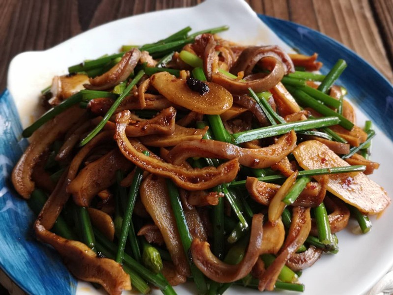 夏天多做这道小炒菜,几分钟就上桌,下酒又下饭,上桌准被吃光