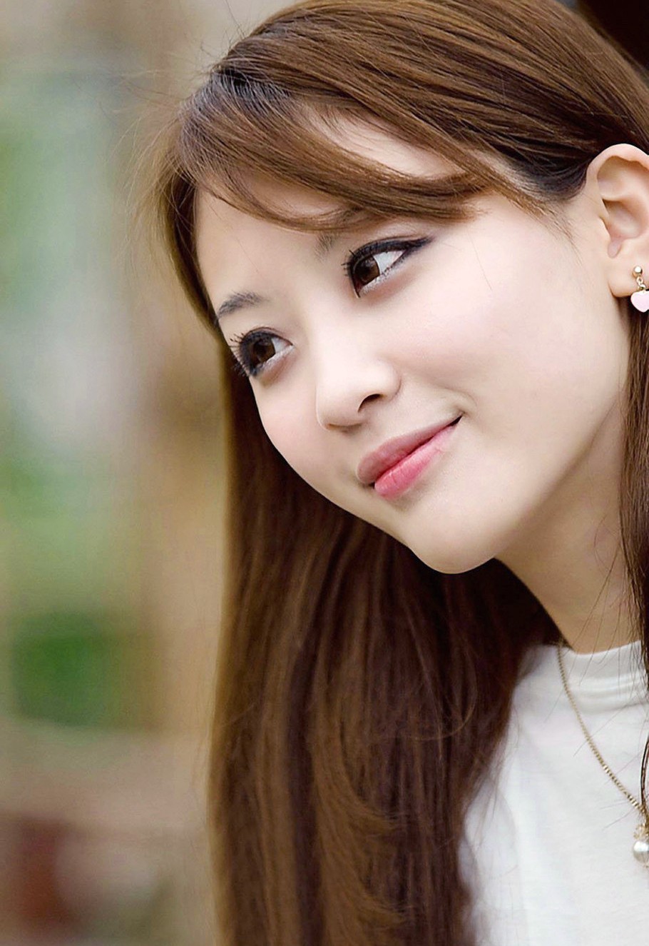 镜头下的一个温情美丽可爱姑娘