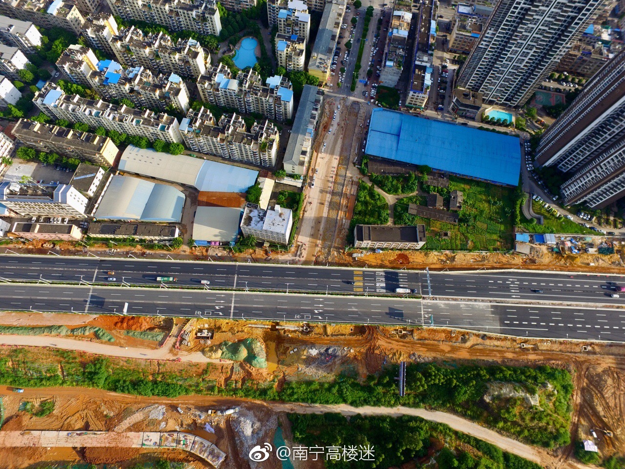 民族大道延长线仙葫段建设进展,跨线立交主桥已建成