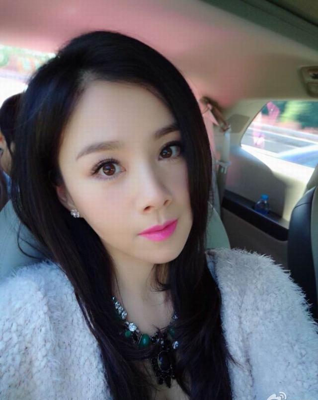 美女何琳清新迷人微博照片