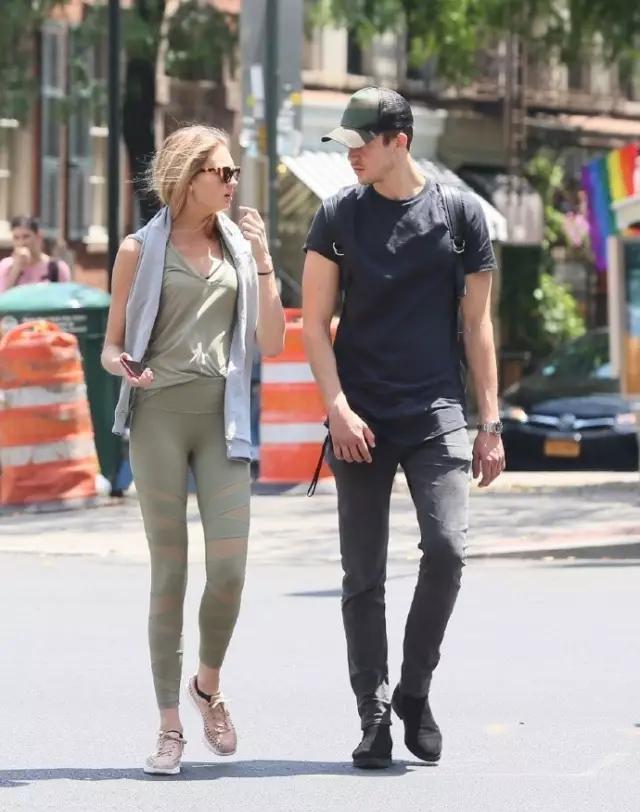 23岁的荷兰超模,维密天使romee strijd,身高1米77,好美!|超模|荷兰|身