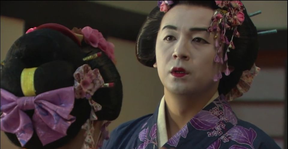 王一博的红发,雷佳音的女装,吴磊变成洋娃娃,一切都是为了生活