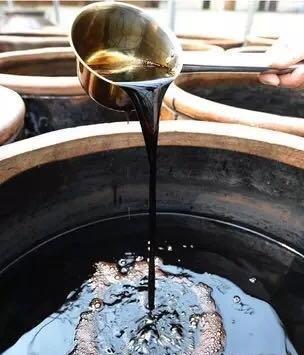 陈年的老陈醋一般是酿制7年陈的醋开坛味道比较好,现在市面上这