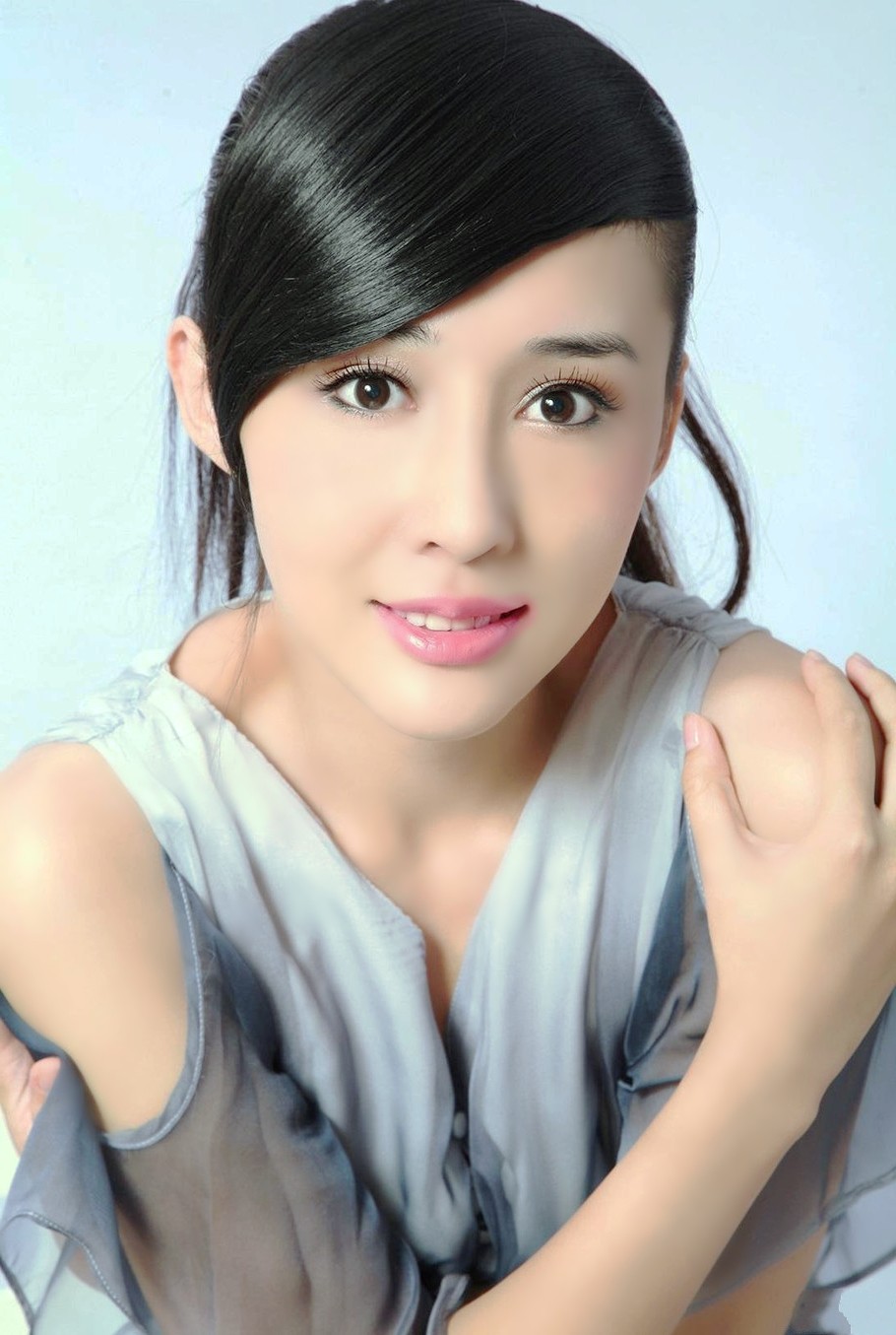 一个有着东方气质美的长发靓丽美女|人像|气质|女神_新浪新闻