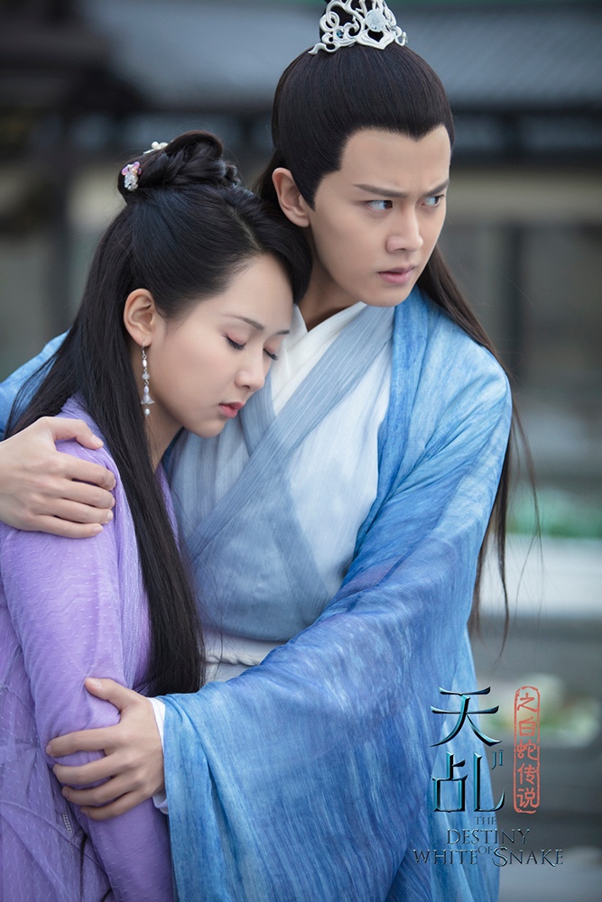 《天乩》开播两周好评不断 杨紫任嘉伦高甜吻戏来袭