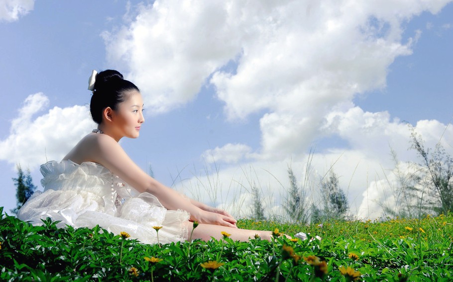 美景下的花样年华青春美丽女孩