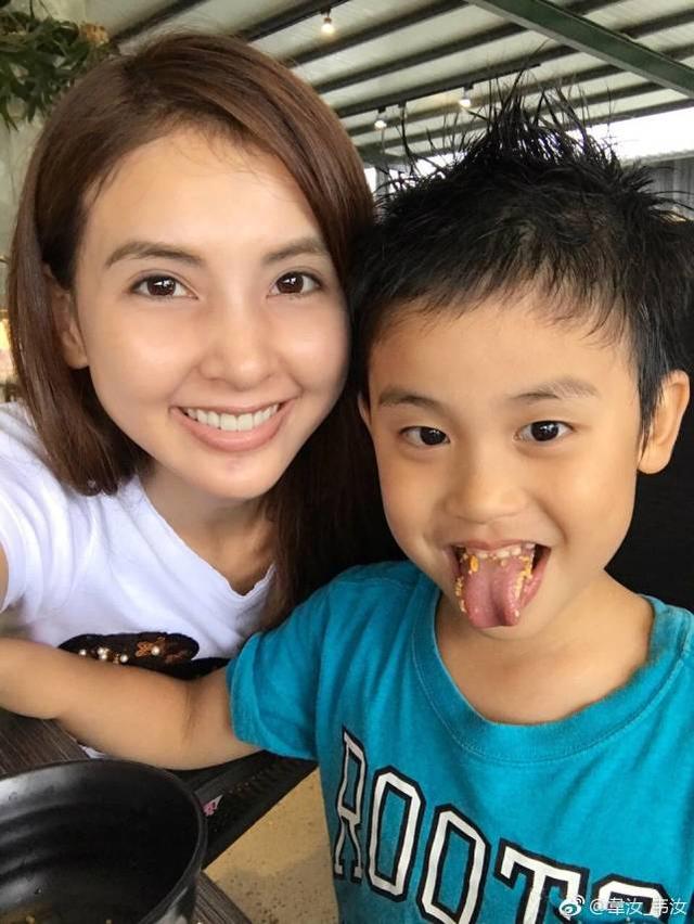 昆凌美不过她,24岁被富豪骗生儿子,做单亲妈妈8年后工作更卖命|韦汝