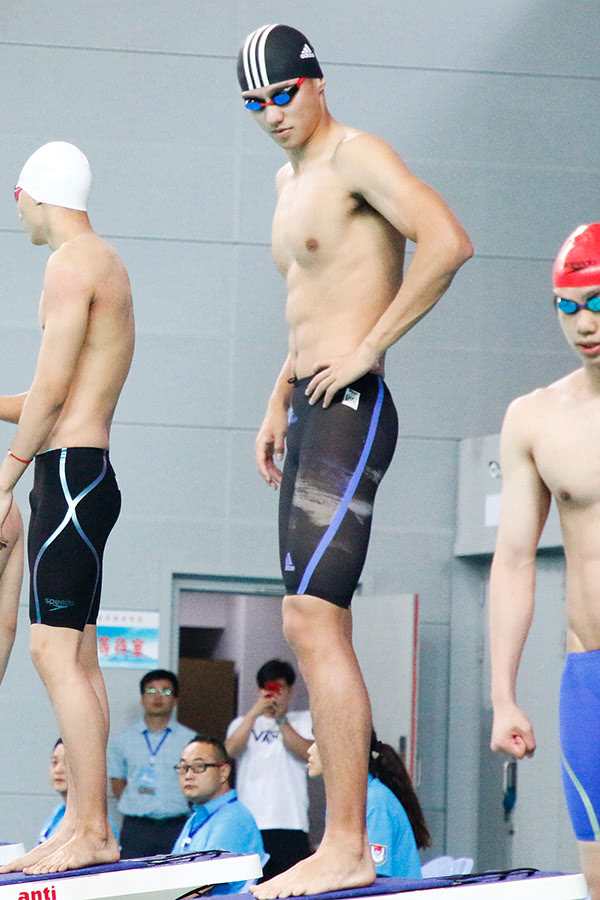 宁泽涛无缘亚运会诡异,只报名一项选拔赛,泳裤穿得太随意