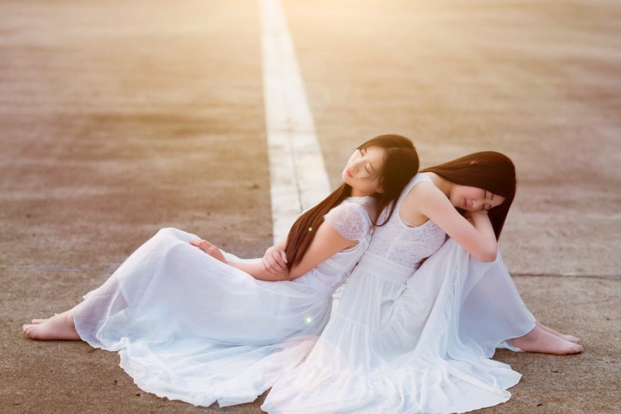 人像摄影(清秀美丽的两个好姐妹)