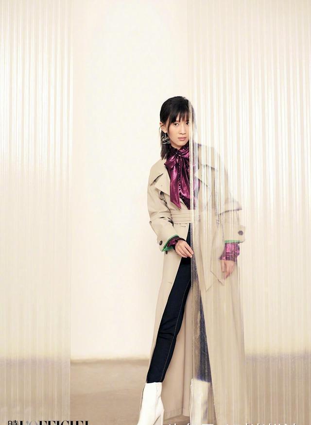 曾秒杀众网红, 被称为低配苏菲玛索的papi酱, 时尚大片竟丑哭网友