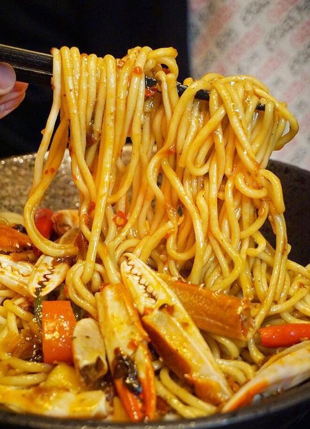 比热干面还要好吃的蟹脚面,大武汉不容错过的美食,没有之一!