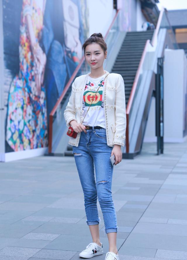 街拍女孩:清新可爱天姿国色,初恋的味道!