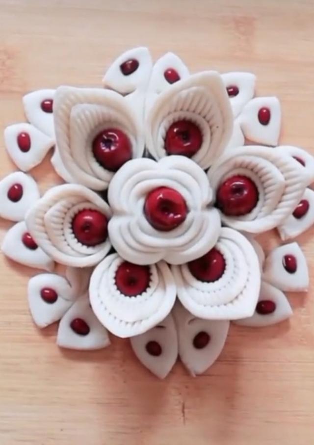 过年了做一款寓意好的枣花馍祝大家日子蒸蒸日上和和美美