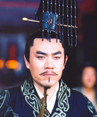 他儿时被当成畜生一样虐待, 长大后变身一代名将, 姐姐是一代贤后