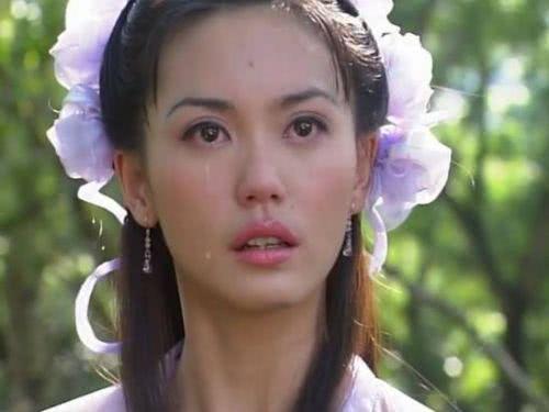 在《东游记》里,白牡丹和何仙姑都有倾国倾城的美貌,如今她们都过得