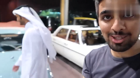 土豪开劳斯莱斯去跟迪拜王子炫富,十秒钟之后