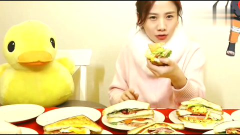 中国大胃王密子君喜爱芝士每一口咬上去都是满满营养的味道