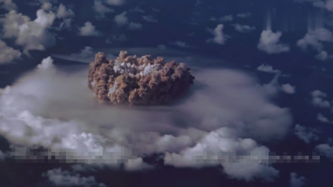 不同视角下感受海底核爆试验的威力,翻天倒海