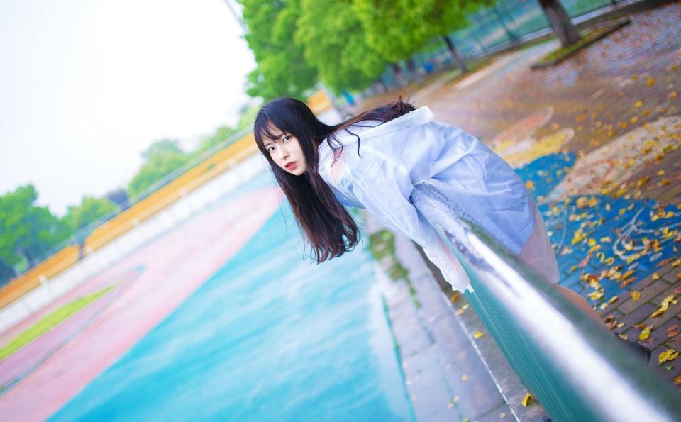 让男人浮想联翩的女人, 在于会穿衣打扮! 不信, 请看!