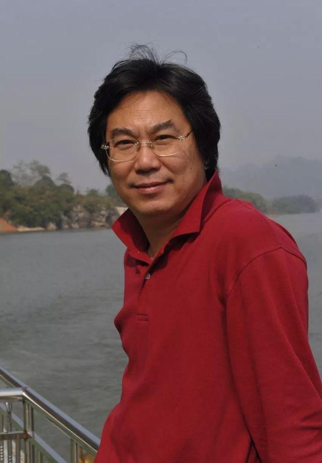 花可人意 鸟报平安——试析李晓军花鸟画创作