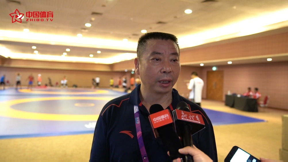 中国体育独家采访中国摔跤队主教练许奎元:队员状态很好,力争金牌