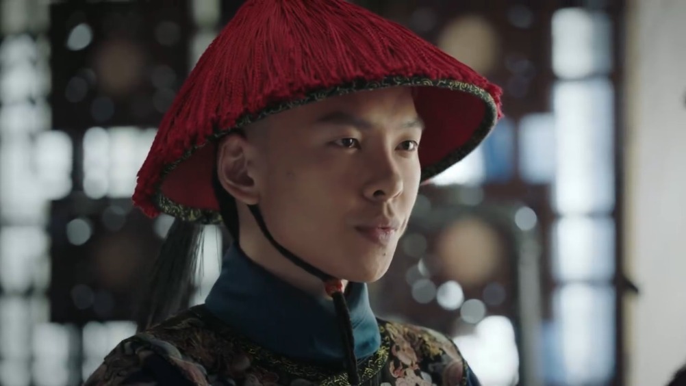 炩妃娘娘这么做,进忠公公 是吃醋了,皇上这绿帽子戴的一顶接一顶