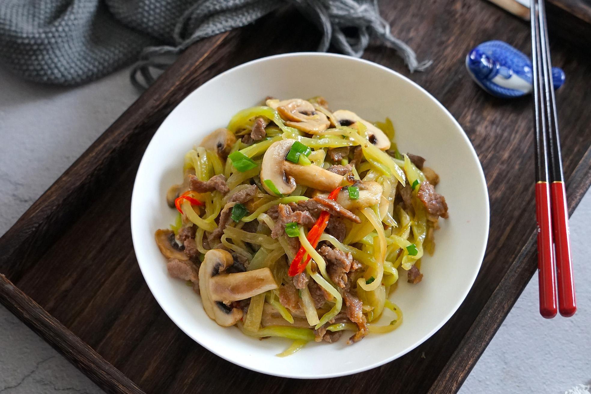 荤素搭配我最爱用这种肉,常吃长劲还不长肉,炒一盘全家人抢着吃