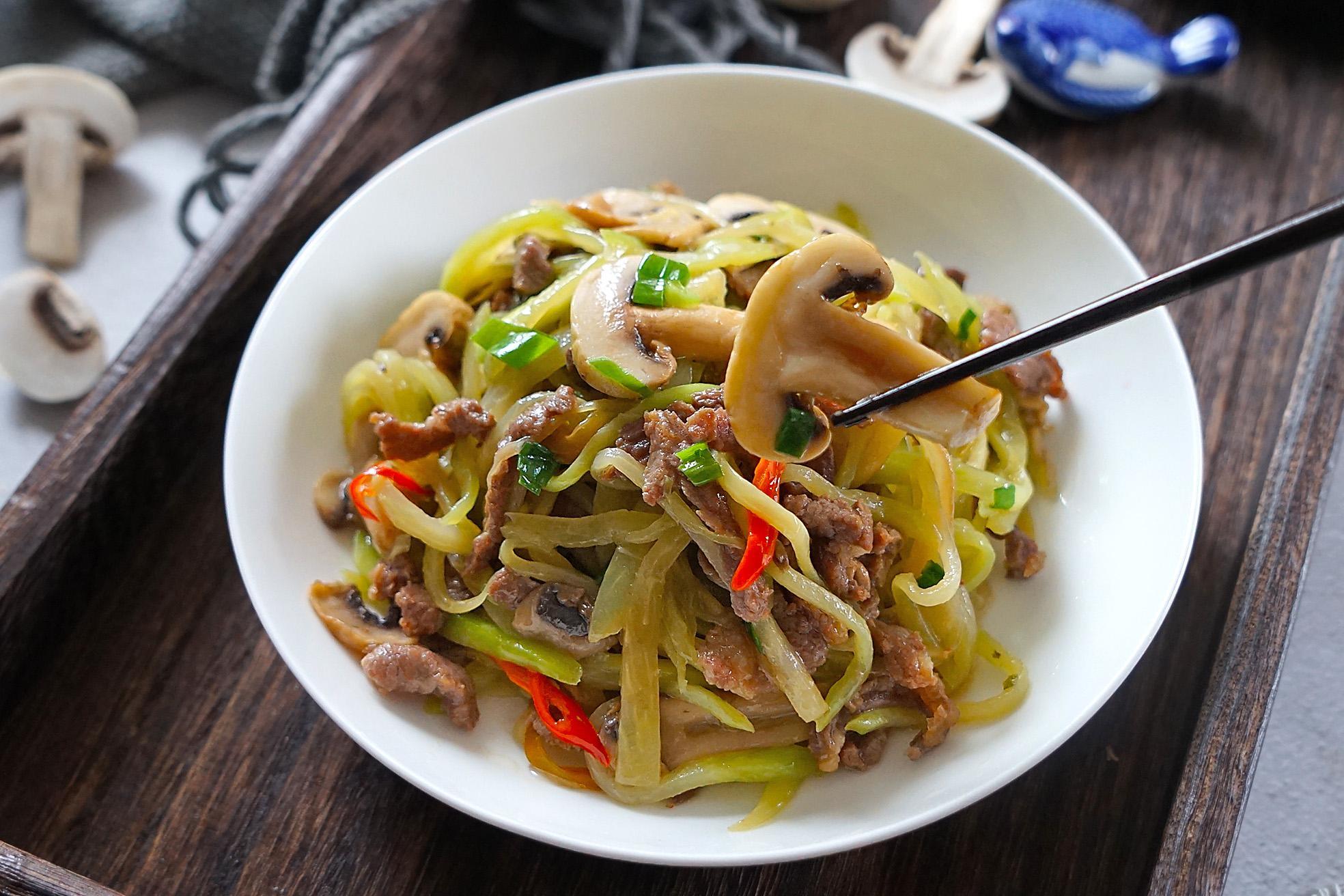 芥蓝蘑菇炒牛肉丝