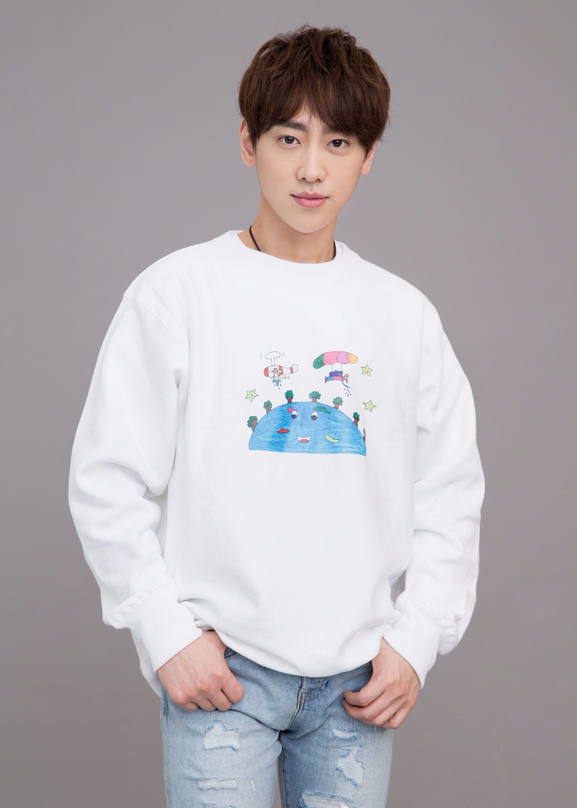 魏巡现身爱乐融聆听公益活动展现偶像的正确打开方式