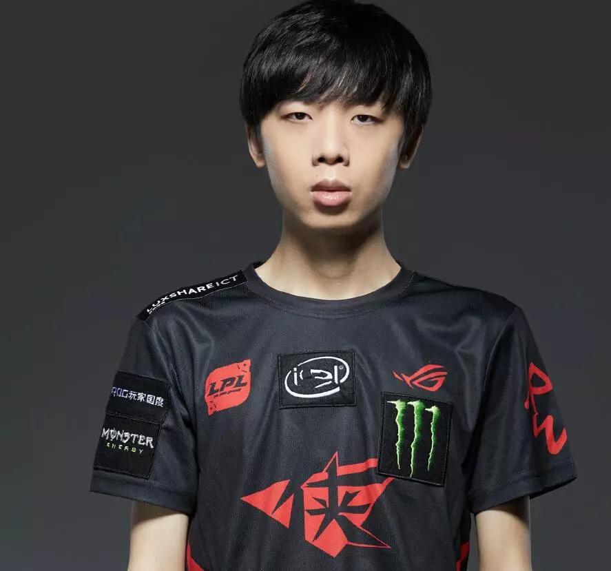 英雄联盟lpl夏季赛rw队员出征照逗笑网友smlz没一个正常的