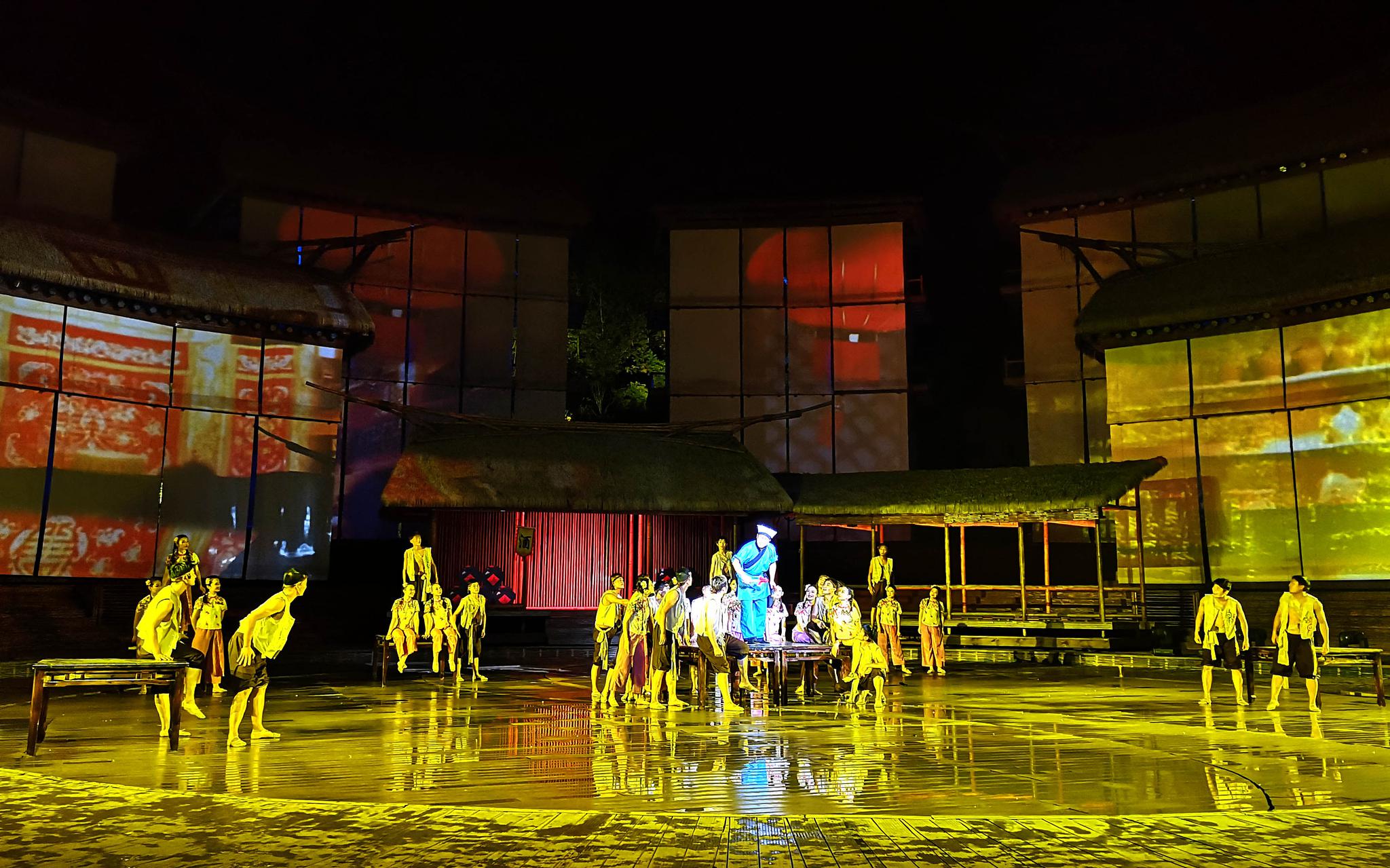 第九届襄阳诸葛亮的文化旅游节开幕式演出在草庐剧场隆重上演