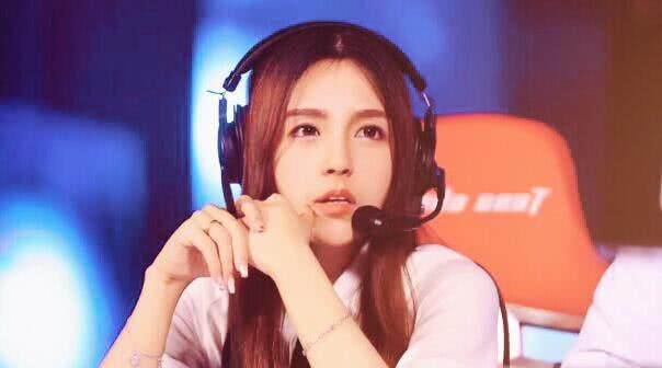 英雄联盟Rita终于被问到这个问题,电竞椅就想娶