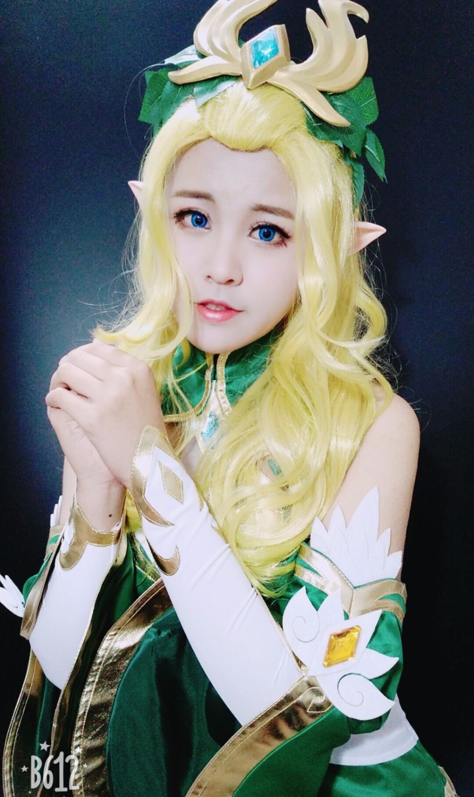 王者荣耀冰雪女王王昭君cosplay好迷人的蓝眼睛