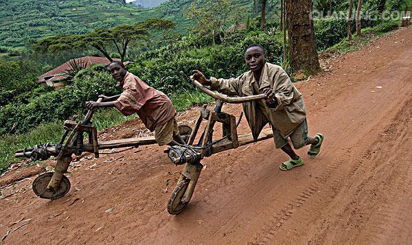 直击非洲人的木头自行车, 他们视中国品牌自行车为豪车