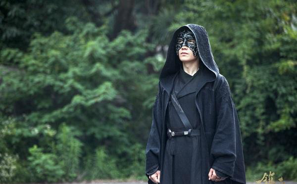 古装黑衣男神,朱一龙神秘,杨洋冷酷,鹿晗俊美,最帅的果然是他